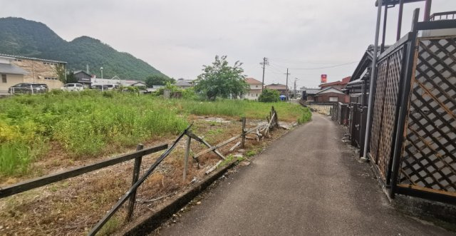 土地　美濃市の前面道路含む現地写真|西側道路