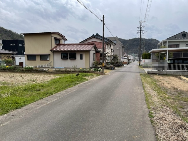 土地　日野北２丁目の前面道路含む現地写真