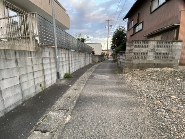 土地　鷺山の前面道路含む現地写真