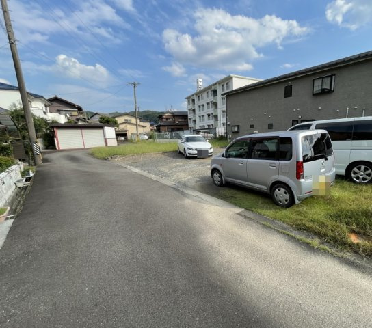 土地　三田洞東１丁目の前面道路含む現地写真|外観