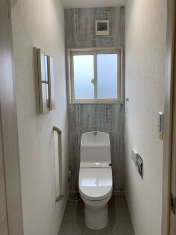 中古住宅 六之井のトイレ|2階