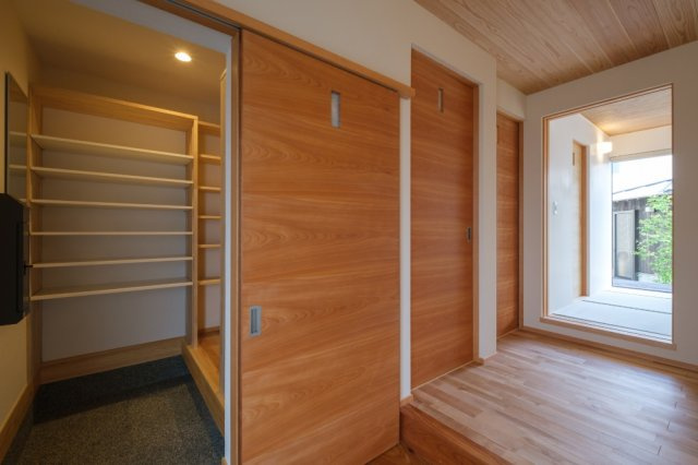 中古住宅 北方の収納|玄関収納