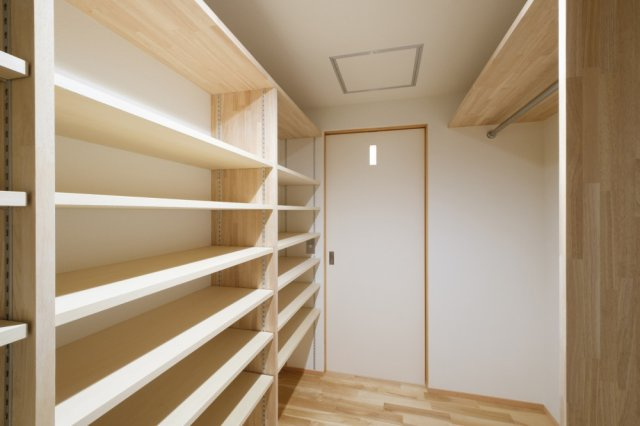 中古住宅 北方の収納|2階
