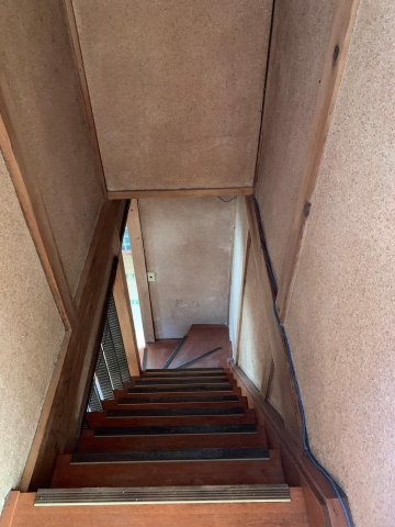 中古住宅 天池２丁目の内装|階段