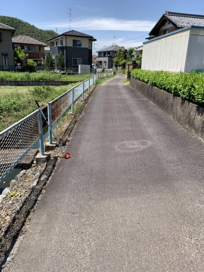 土地 日野東２丁目の前面道路含む現地写真