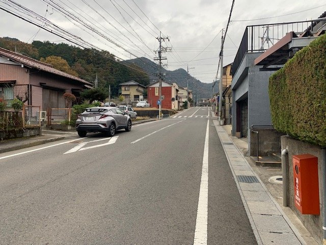 中古平屋住宅 加野１丁目の前面道路含む現地写真