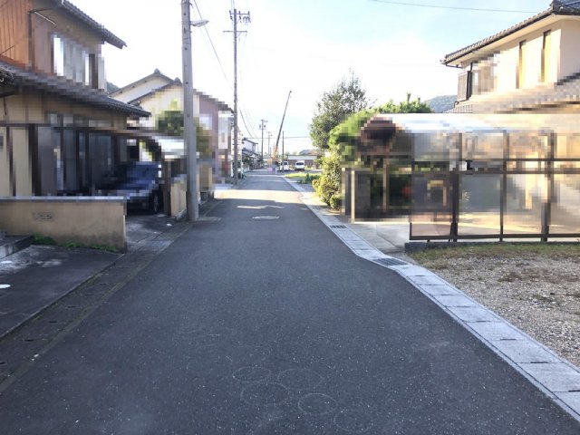 土地　石谷の前面道路含む現地写真
