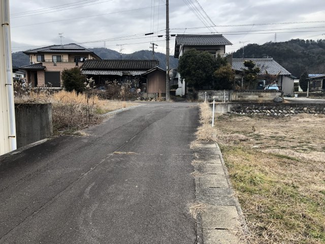 土地　武芸川町八幡の前面道路含む現地写真