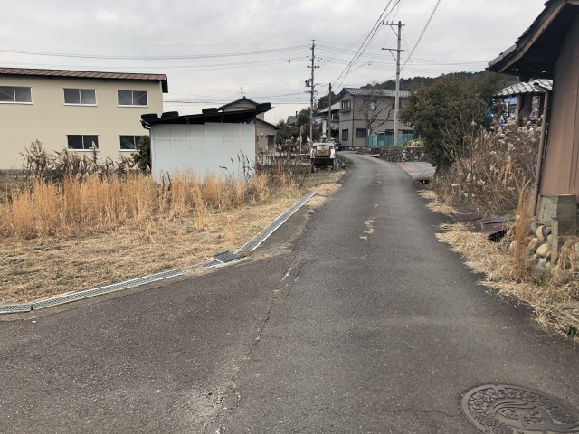 土地　武芸川町八幡の前面道路含む現地写真