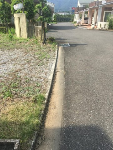 土地 大字西方の前面道路含む現地写真|前面道路