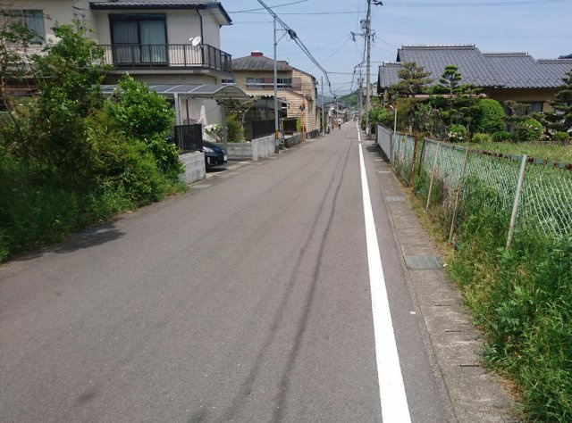 土地　高富の前面道路含む現地写真