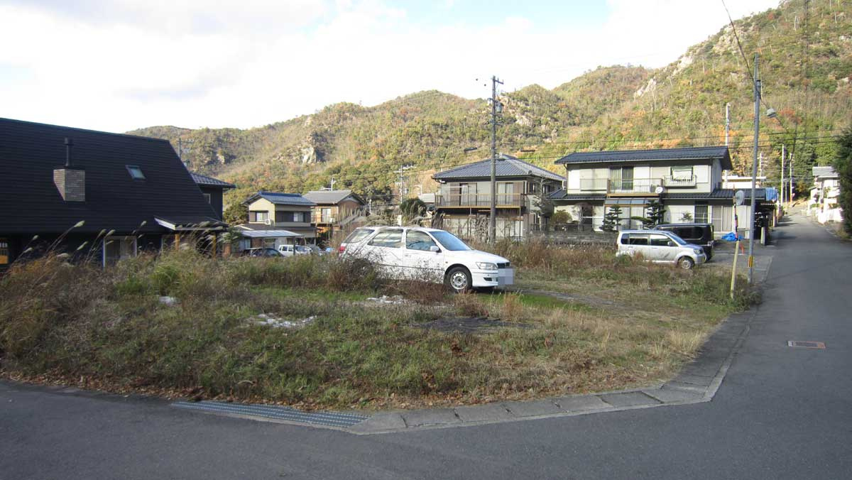 土地 石谷の前面道路含む現地写真