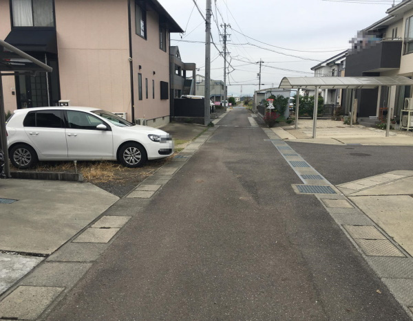 土地 加茂野町鷹之巣の前面道路含む現地写真|前面道路