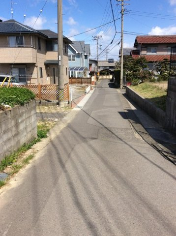 土地 生津外宮前町１丁目の前面道路含む現地写真|前面道路
