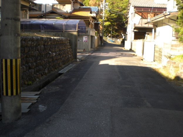 土地 天池１丁目の前面道路含む現地写真