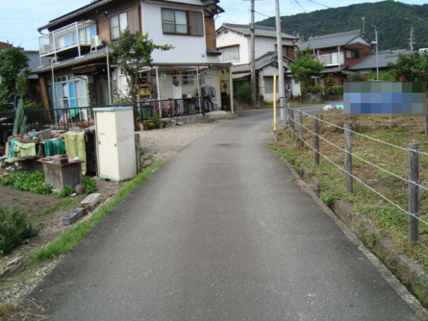 土地　下鵜飼の前面道路含む現地写真|前面道路　南から
