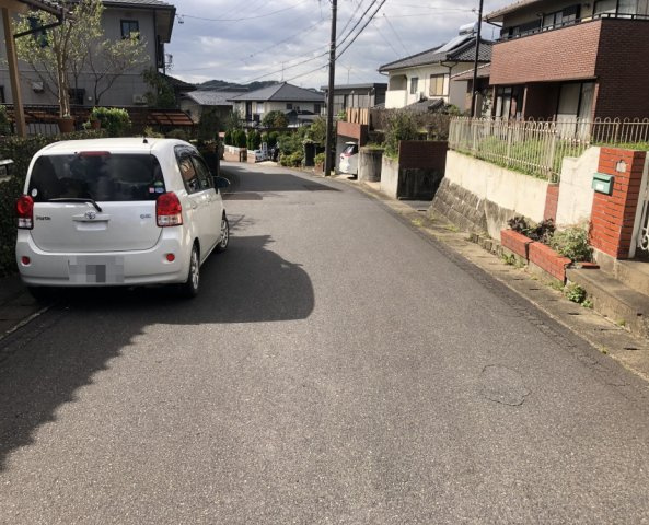 中古住宅 藍川の前面道路含む現地写真