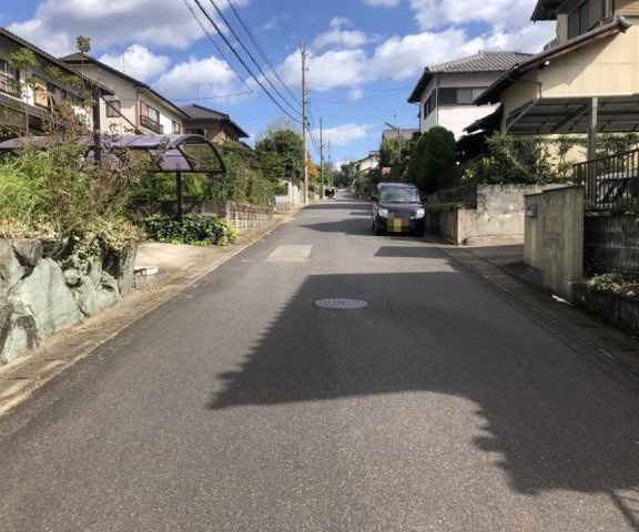 中古住宅 藍川の前面道路含む現地写真