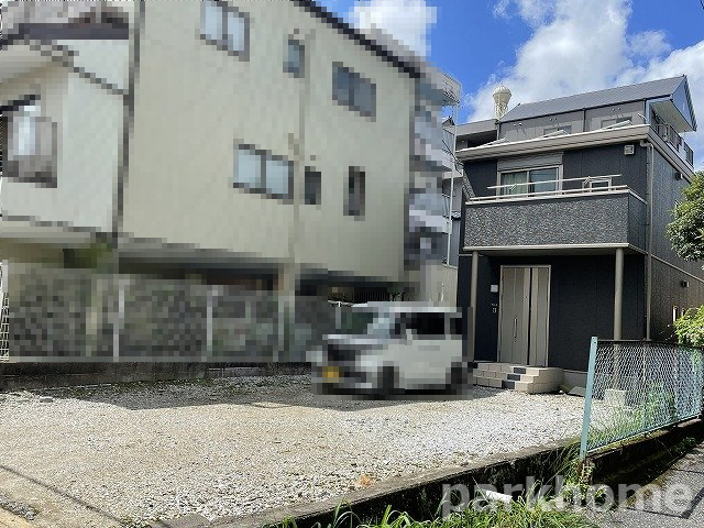 高知市 桜井町2丁目 中古戸建ての駐車場
