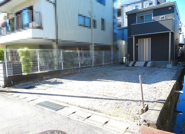 高知市 桜井町2丁目 中古戸建ての駐車場