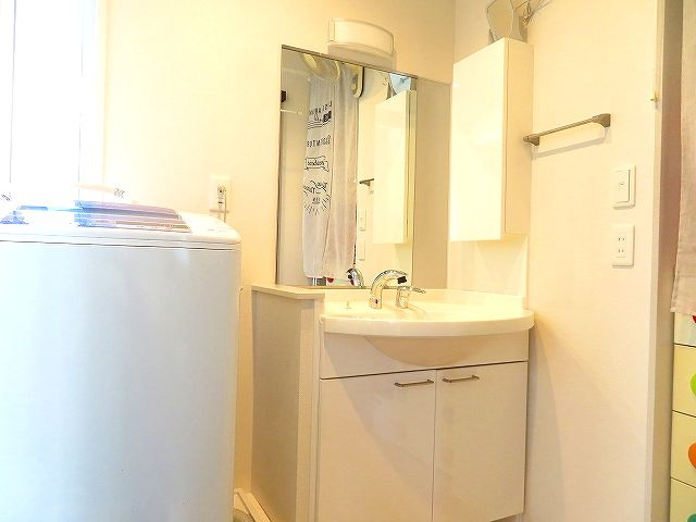 高知市 桜井町2丁目 中古戸建ての洗面所