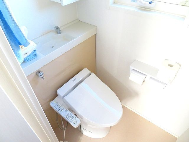 高知市 桜井町2丁目 中古戸建てのトイレ