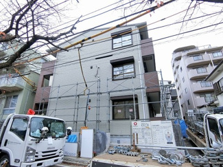 【外観】 | ※施工中※2023年1月完成！ペットOKの新築3階建てアパート♪「京王多摩センター」、「小田急多摩センター」駅まで徒歩10分！多摩都市モノレールも徒歩圏内です◎