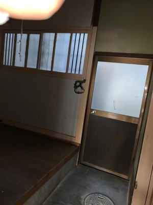 【その他】 | 八尾市緑ヶ丘4丁目　店舗付中古テラス | 勝手口