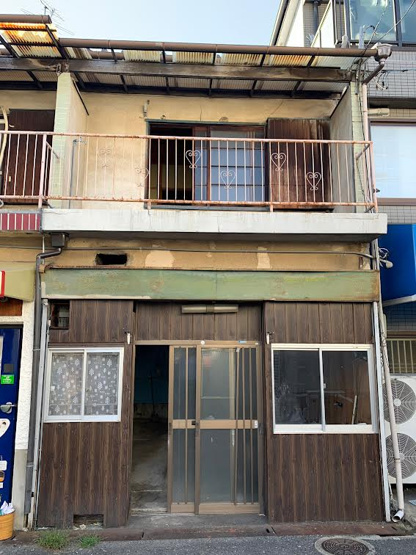 【外観】 | 八尾市緑ヶ丘4丁目　店舗付中古テラス