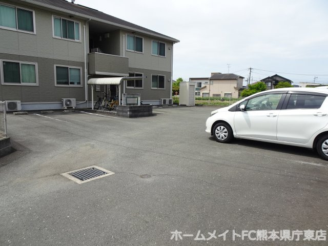 レイクサイドヒルⅡの駐車場