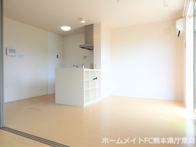 レイクサイドヒルⅡの居間・リビング