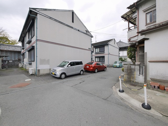 フレグランス小泉Aの駐車場