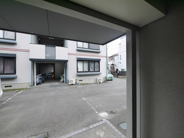フレグランス小泉Aの駐車場