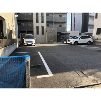 【駐車場】