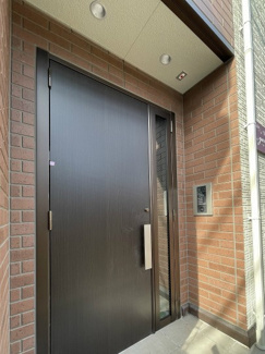 【その他共用部分】 | 防犯対策に有効なオートロック付きのエントランスです！一人暮らしの方も安心ですね♪