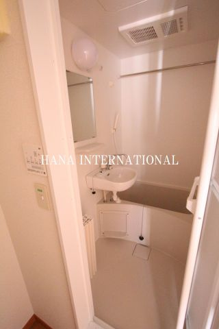 レオパレスＣＯＭＦＯＲＴの浴室