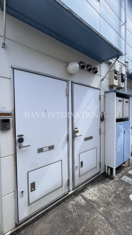 レオパレスＣＯＭＦＯＲＴのエントランス