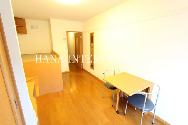 レオパレスＣＯＭＦＯＲＴの居間・リビング