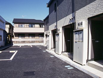 レオパレスイル　ソーレの駐車場