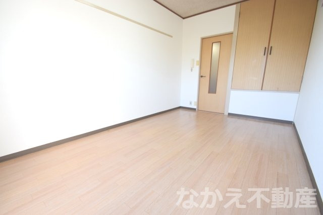 【寝室】 | 広くて明るい寝室
