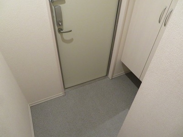 アコルデ西岩田の玄関