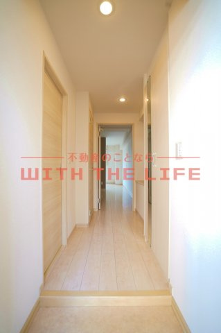 グランドウェルストーン【10，000円キャッシュバック対象物件】の玄関|収納もある玄関です