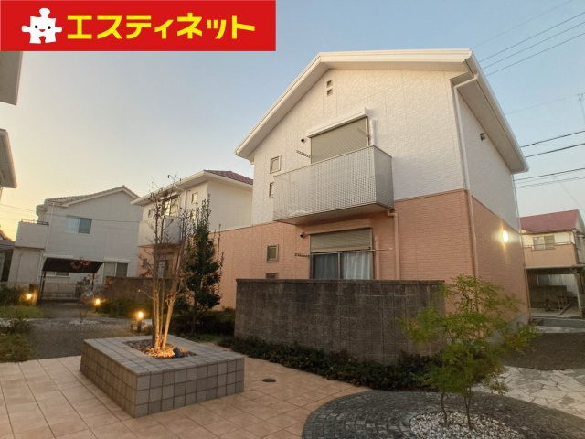 ドミール衣浦の外観