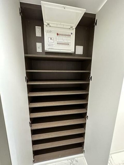 千代田区四番町の賃貸マンションの玄関|シューズボックス