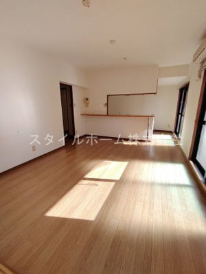 【居間・リビング】 | ロイヤルハイツ壱番館