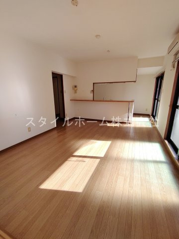 【居間・リビング】 | ロイヤルハイツ壱番館
