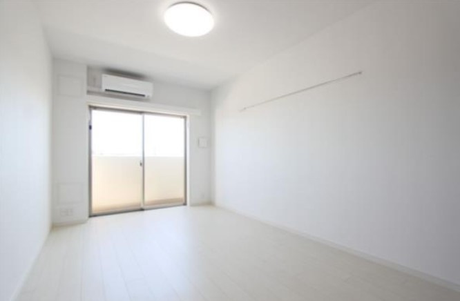 アイルイムーブル府中の居間・リビング