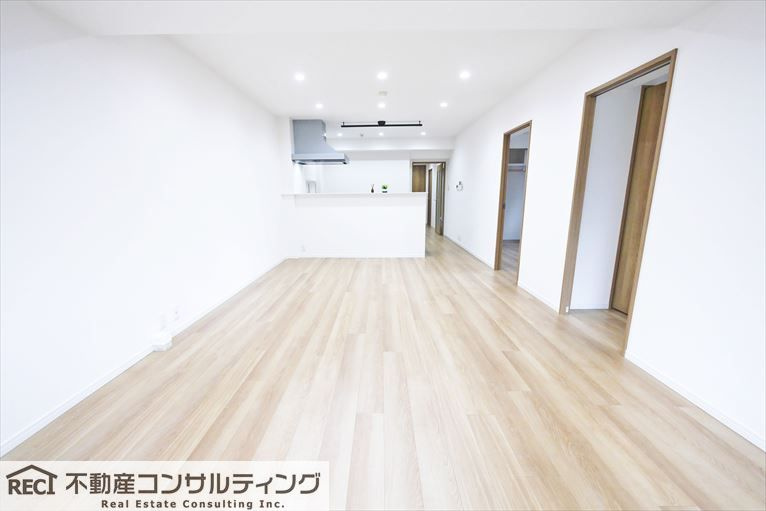 エクセレンス西元町のエントランス