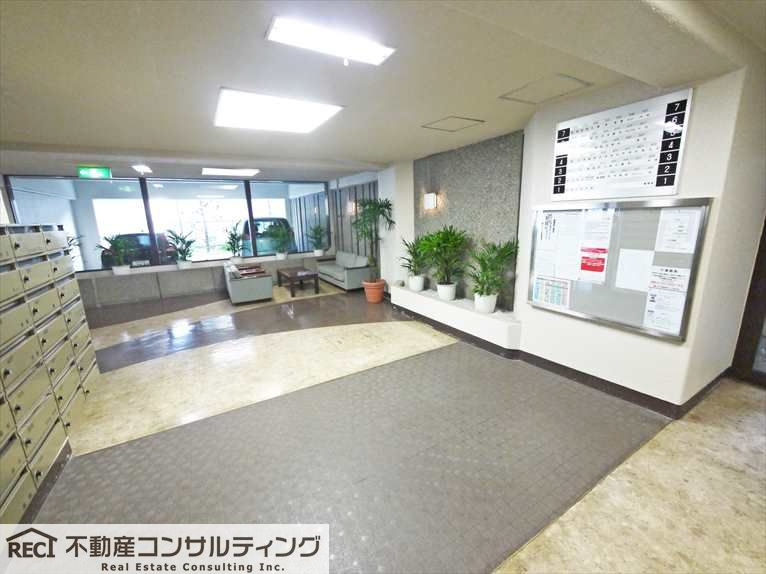 第二ハイツ六甲のエントランス