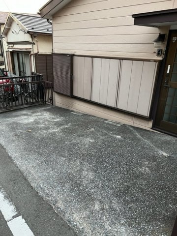 大岡1丁目戸建の駐車場|大岡1丁目戸建　駐車場